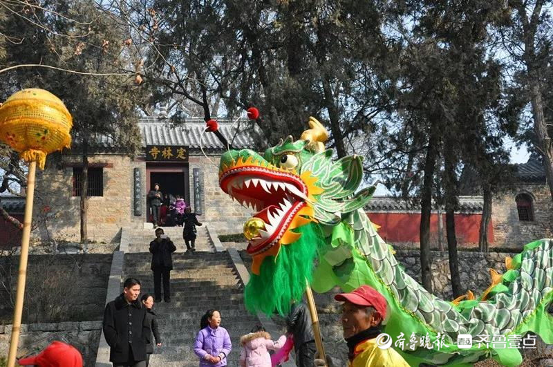 莒县浮来山街道春节众多文艺志愿队活跃乡村