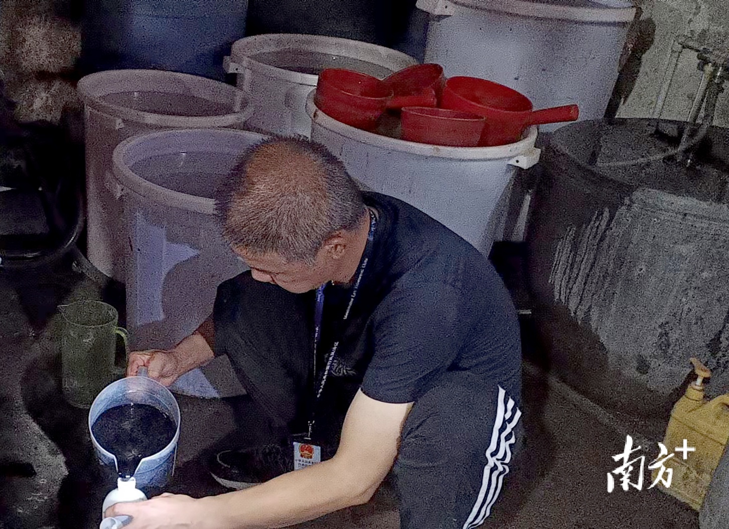 潮阳区铜盂镇洋美村两个非法"小土染"工场被查处