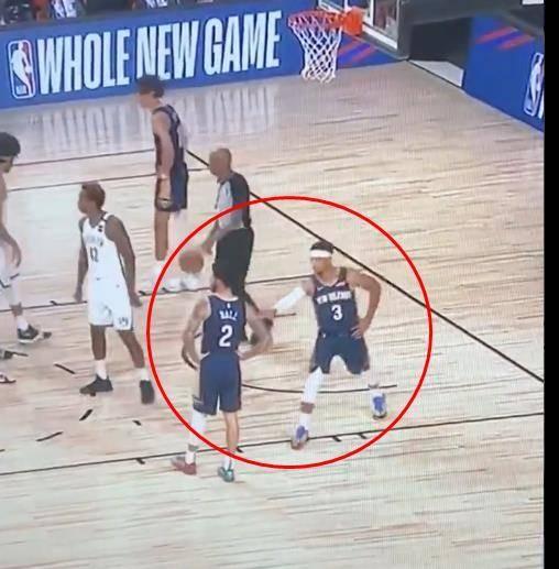 人类击掌精华!哈特欲与球哥击掌再遭无视