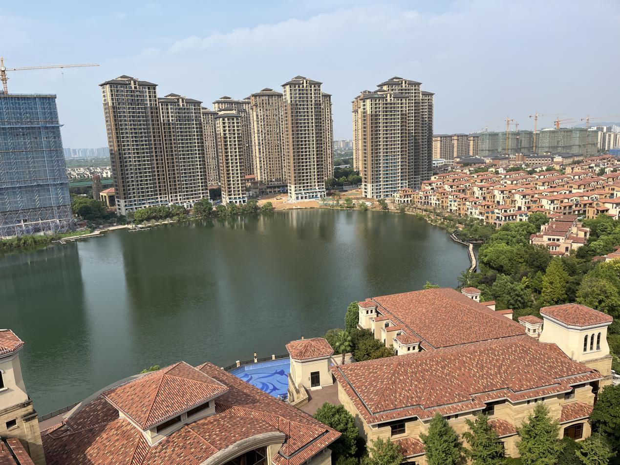 刚需的"鸡肋"!东海闲湖城推新,103方仅做两房