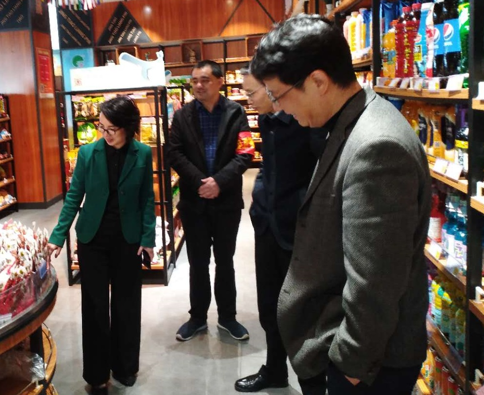 晏丽君率队督查大祥区食品"三小"行业国卫复审工作