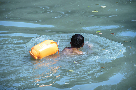 湖南湘潭5名少年野泳溺亡!防溺水从你我身边的一点一滴做起!