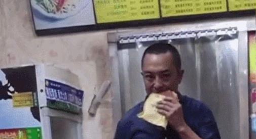 富大龙拒绝拍戏改送外卖,为什么一代影帝混成这样