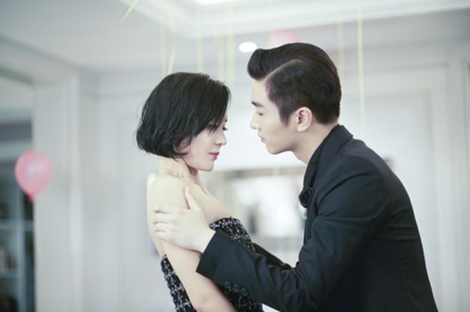 情敌相见分外眼红,袁姗姗对陈晓做了什么,竟惹得陈妍希当场开撕
