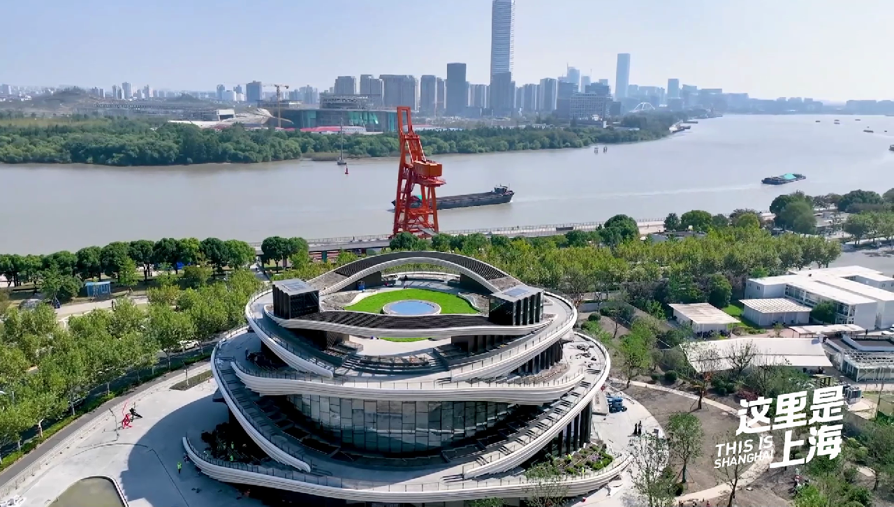 用"丝带"包裹的公共艺术建筑——西岸漩心