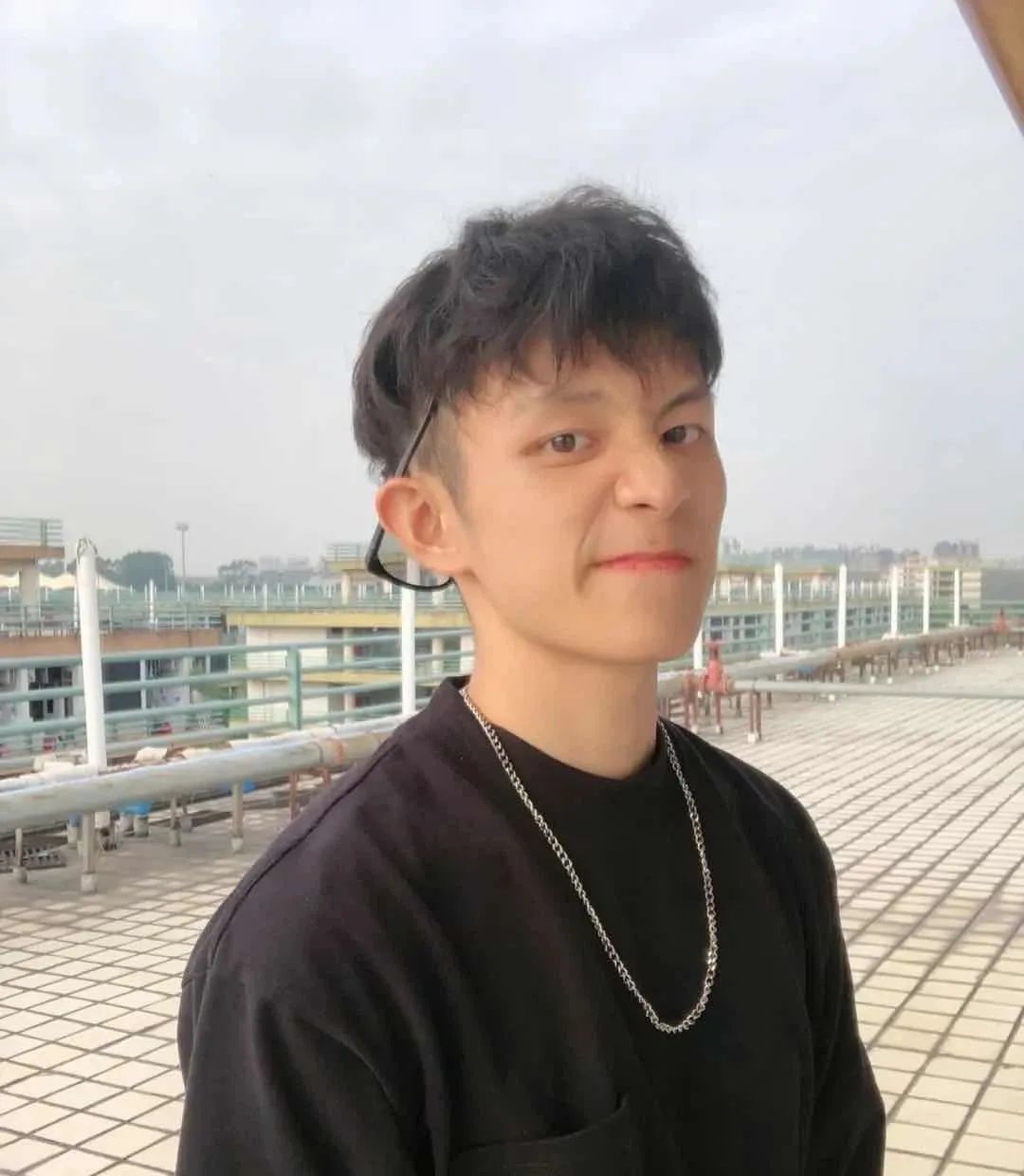 糖果|推特热搜乐仔被爆出视频,可口得邻居哥哥超大