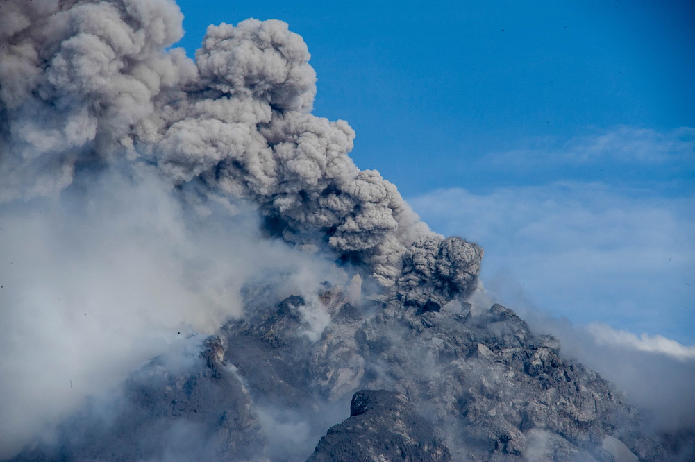 印尼錫納朋火山再度噴發