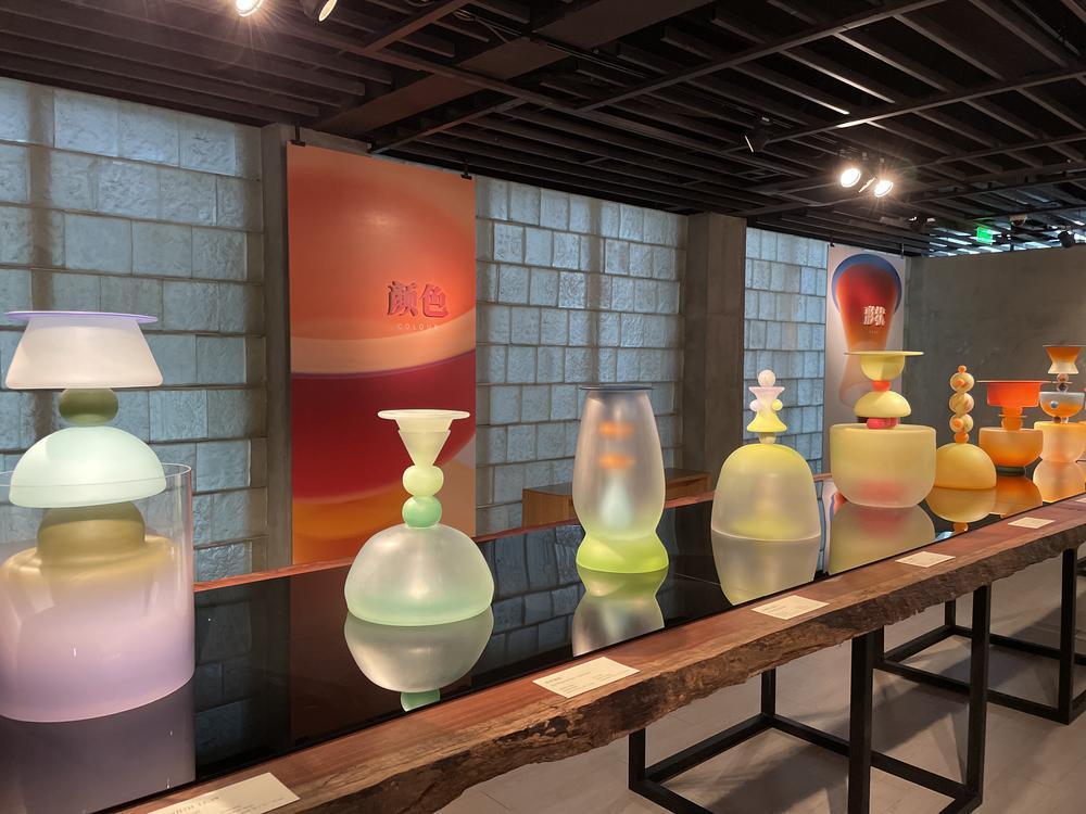 90后艺术家赵瑾雅玻璃艺术展亮相上海琉璃艺术博物馆