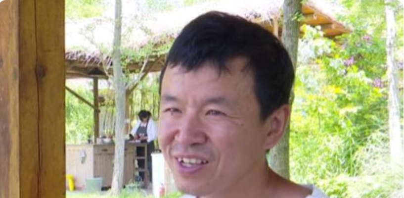 腾讯元老魏震:赚够钱后立马辞职,带老婆孩子退隐田园,种地养狗