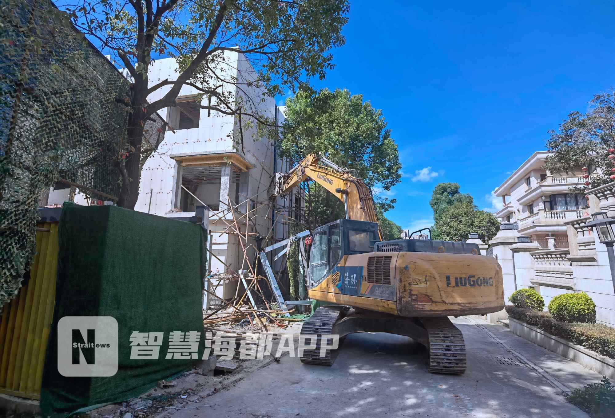 福州五四北居住主题公园别墅区,4处违建被拆!