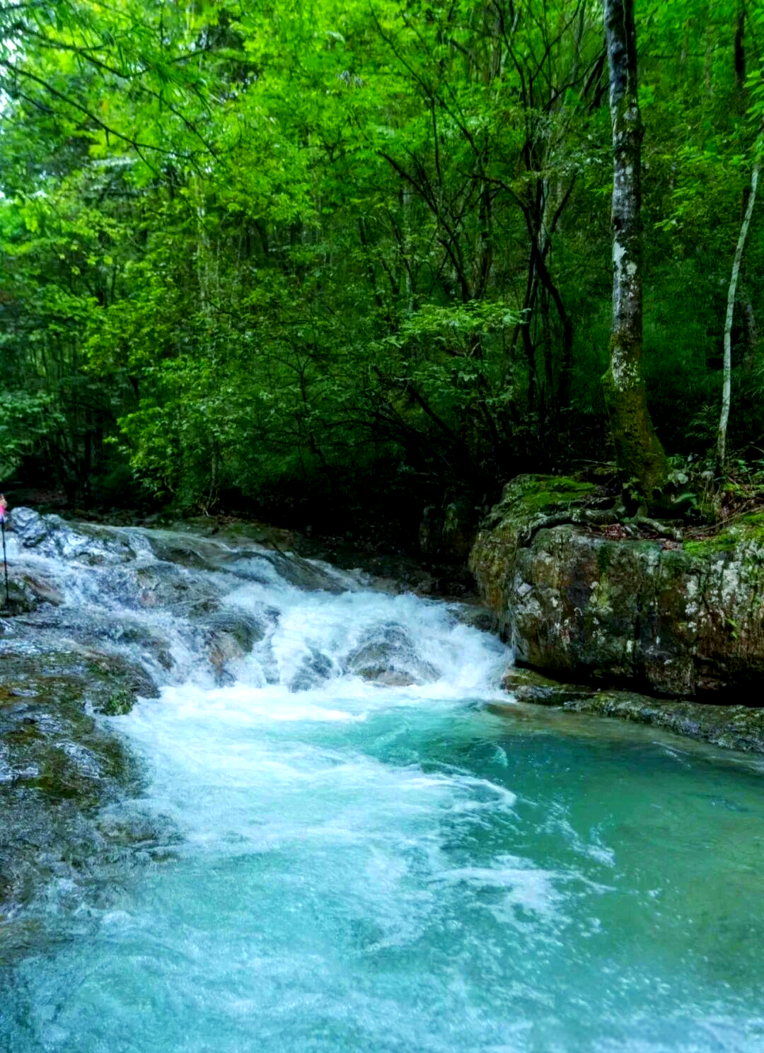 探索都匀团山:秘境传说与溯溪探险全攻略