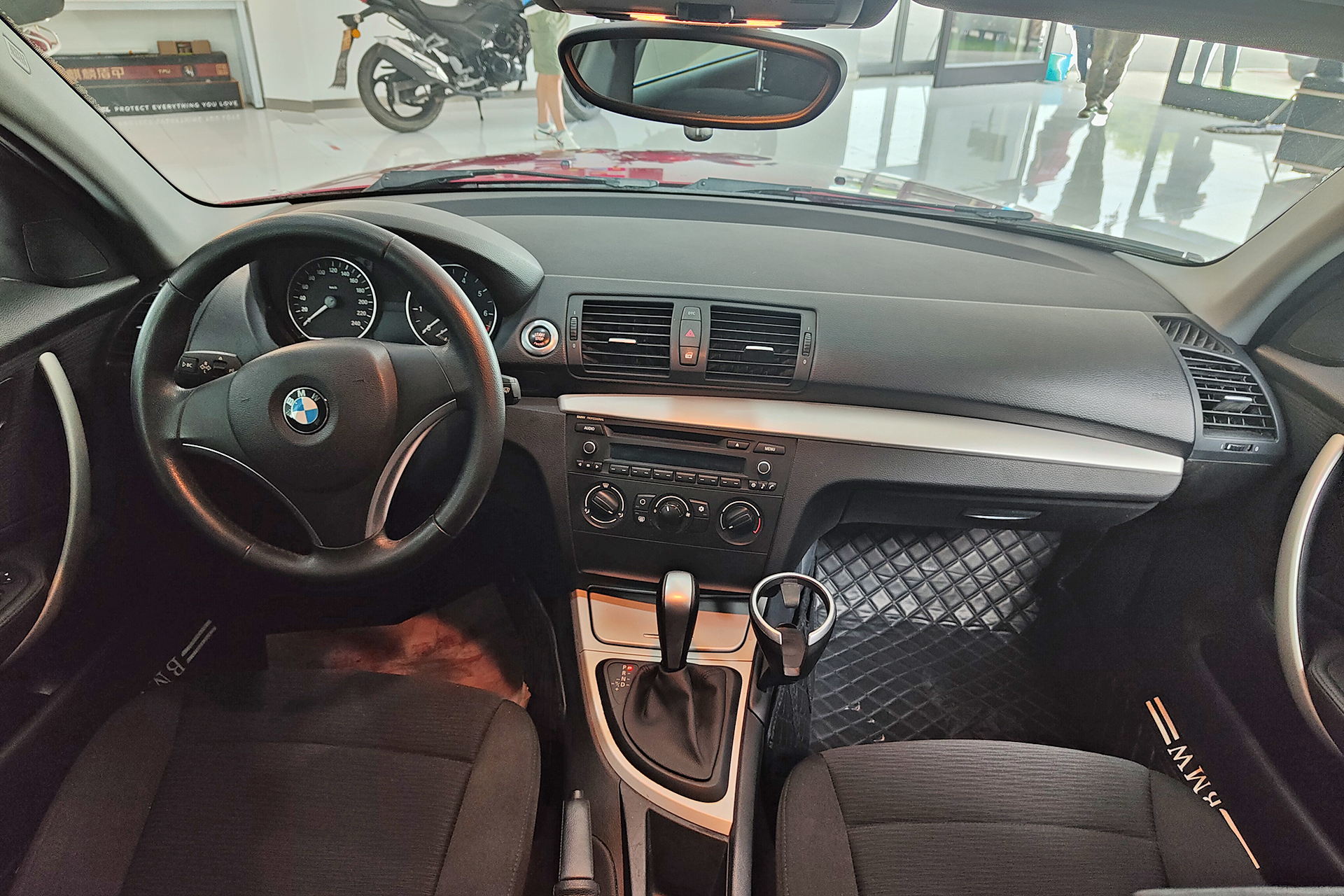 5万大就能拿下10岁后驱的BMW1系 捡漏玩家情怀之选