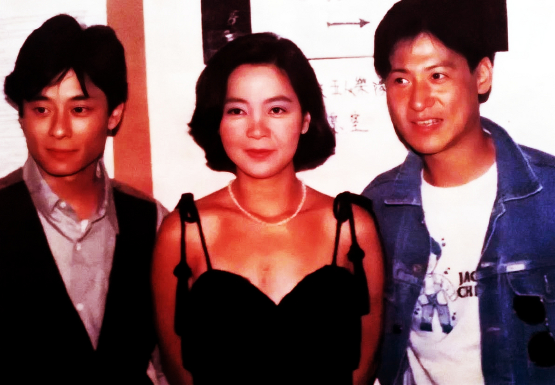 那时候,王杰和张学友出来不久.与邓丽君相比,他们还年轻.