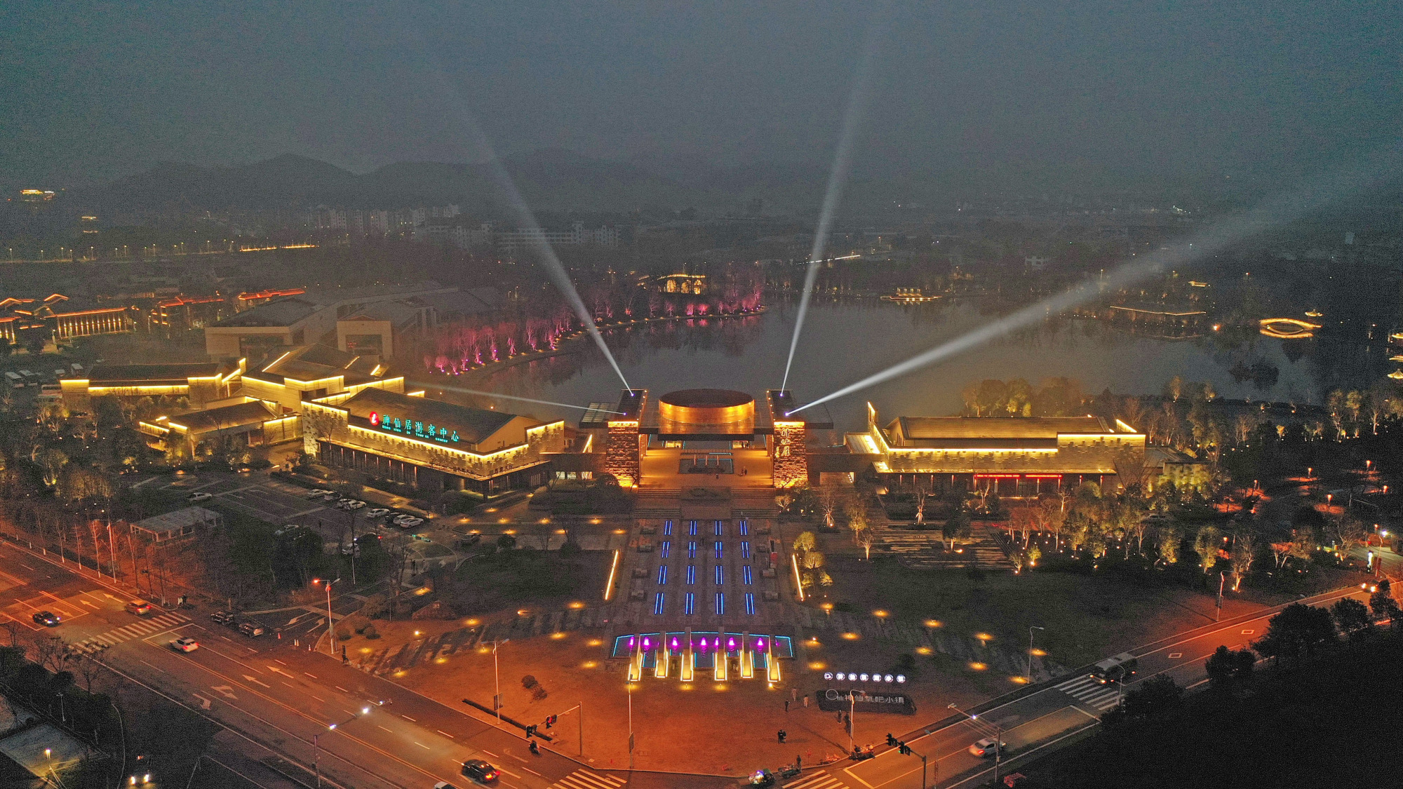 浙江仙居:新春灯光秀点亮乡村游