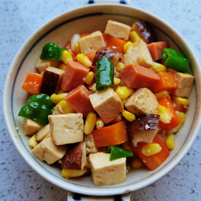 低脂五彩豆腐粒,营养丰富,低脂减肥