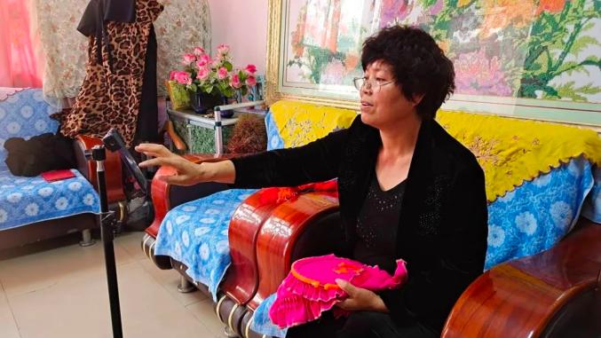 白心莲:巧手"绣"出新生活