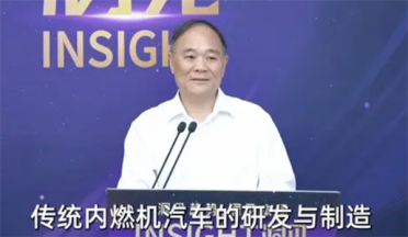 李书福：坚持两条腿走路 不放弃传统内燃机