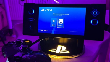 整整耗时一年 硬核玩家DIY掌机版PS4：免插电随时开玩