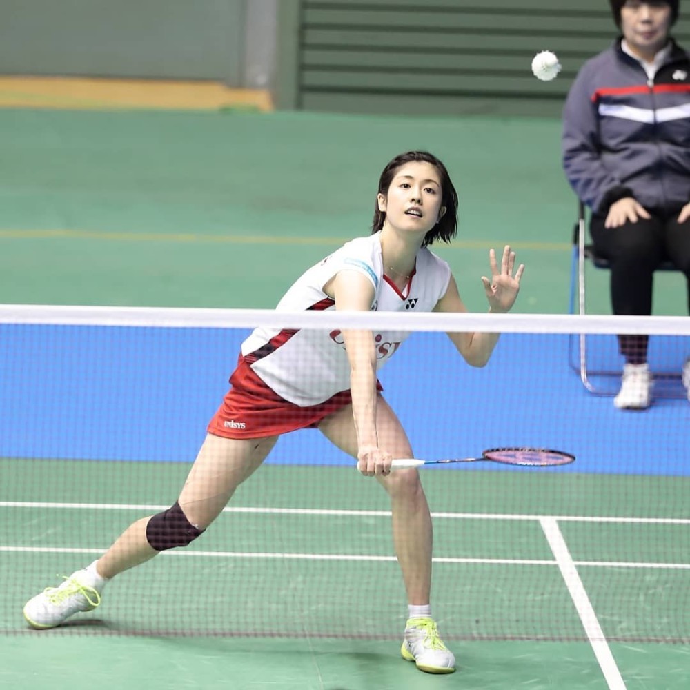 如何让50 人群体质增强活动自如,羽毛球运动的好处了解下