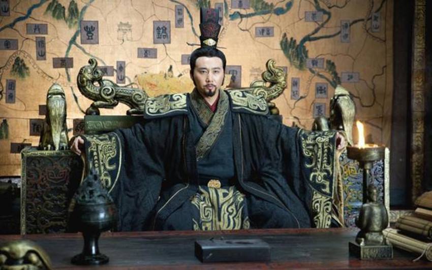 二哥弑兄称王,周考王杀二哥自立,对虎视眈眈的弟弟,如何应对?