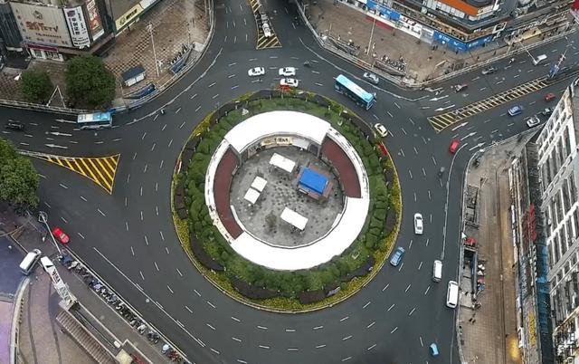 贵阳小河转盘,该不该拆?