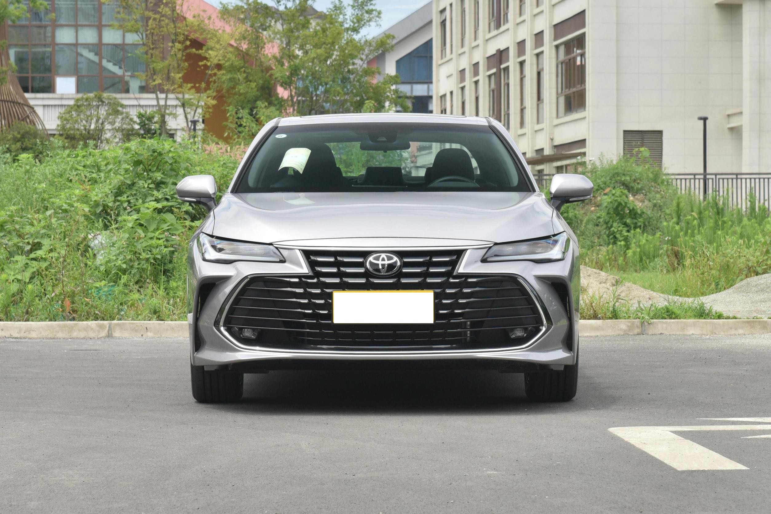 亚洲龙最低配车型,优惠3.6万元,2.0l动力偏弱,但三大件可靠