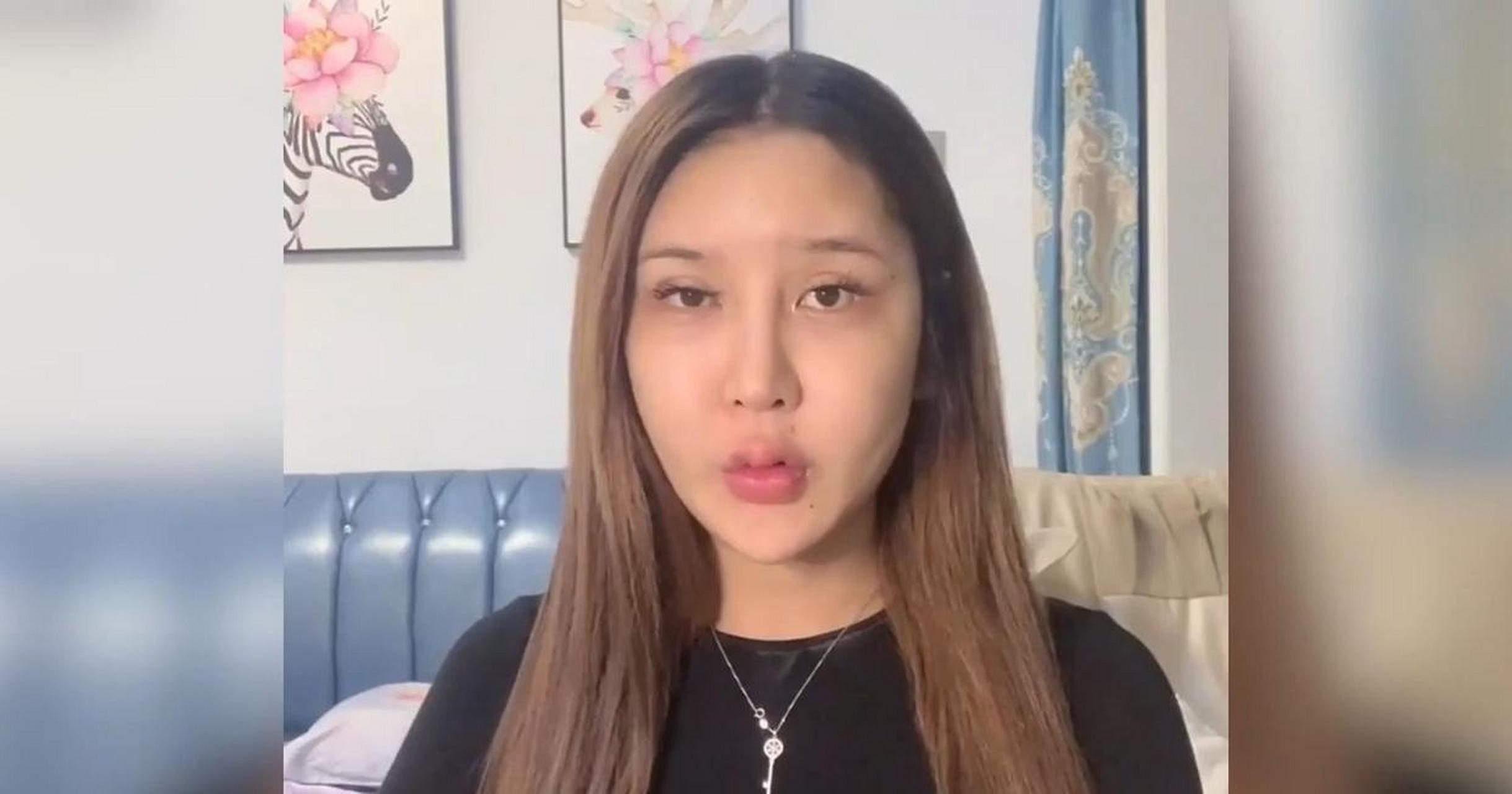 人造美女"桃花宝宝",8年整容连亲妈都快认不出,这是图啥呢?