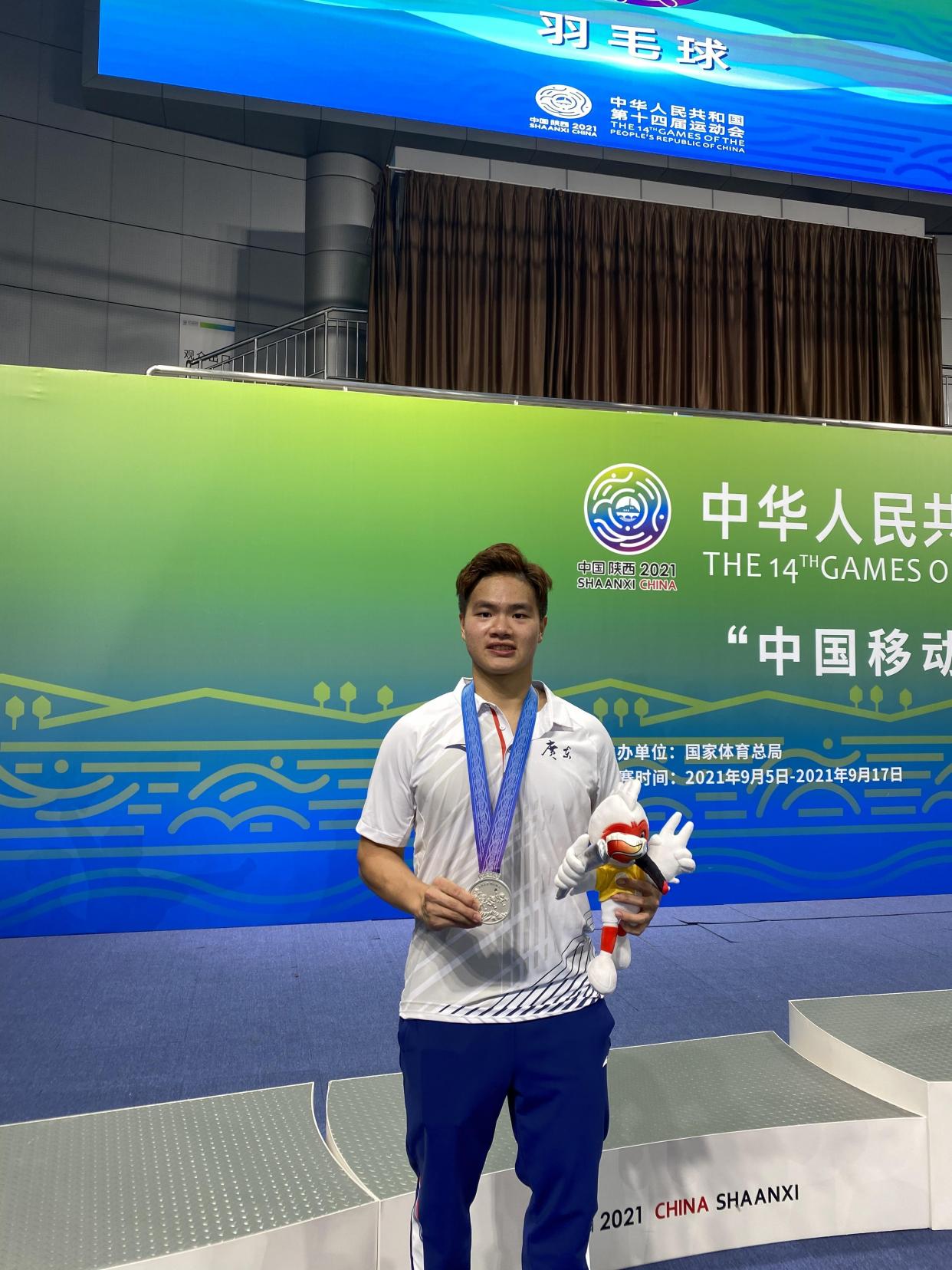 叻仔!广州白云小伙梁伟铿全运会摘银!