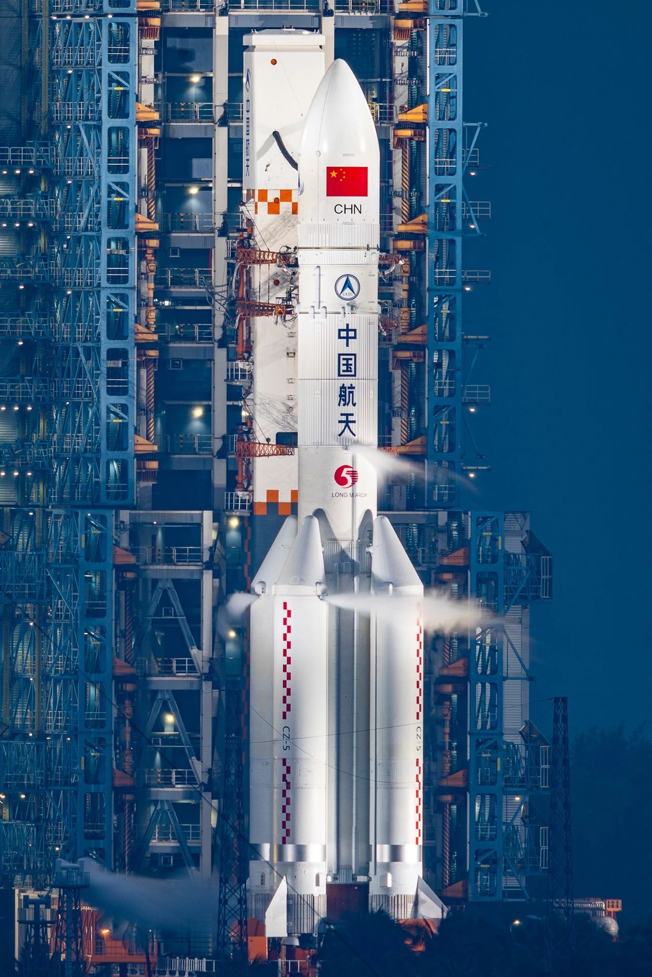 一发长征五号火箭准备中!