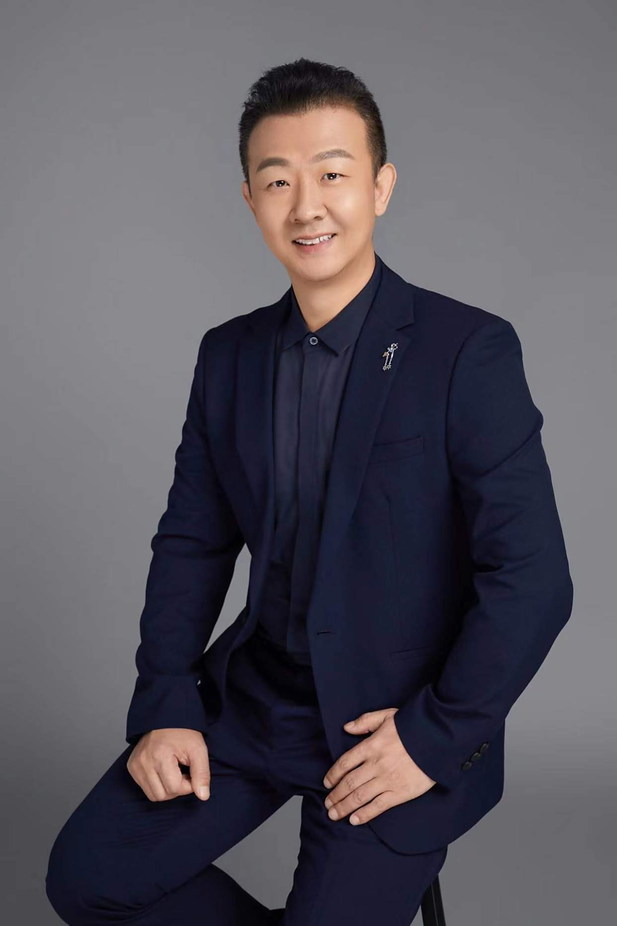 献给祖国母亲的歌,贾双辉个人演唱专辑《给妈妈一个拥抱》出版