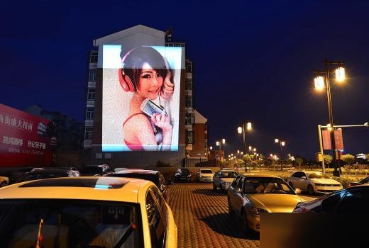 广告投影灯怎么换内容?投影广告优势特点有哪些?