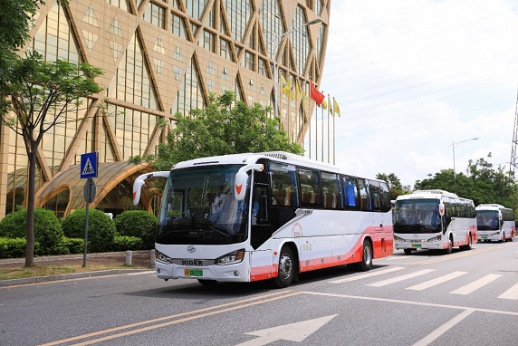 降本6成!广州招商旅运:苏州金龙纯电大巴是跨界"最佳搭档"