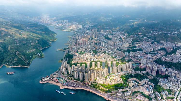 重庆奉节:开展六五环境日暨美丽重庆建设进企业宣传活动