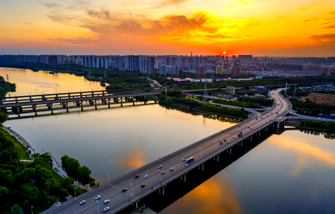 沈阳浑河:一幅多彩的画卷展现城市风貌