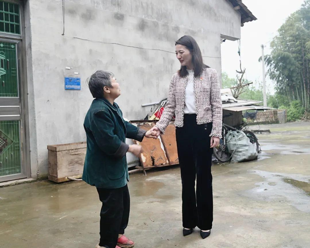 曹萍益阳图片