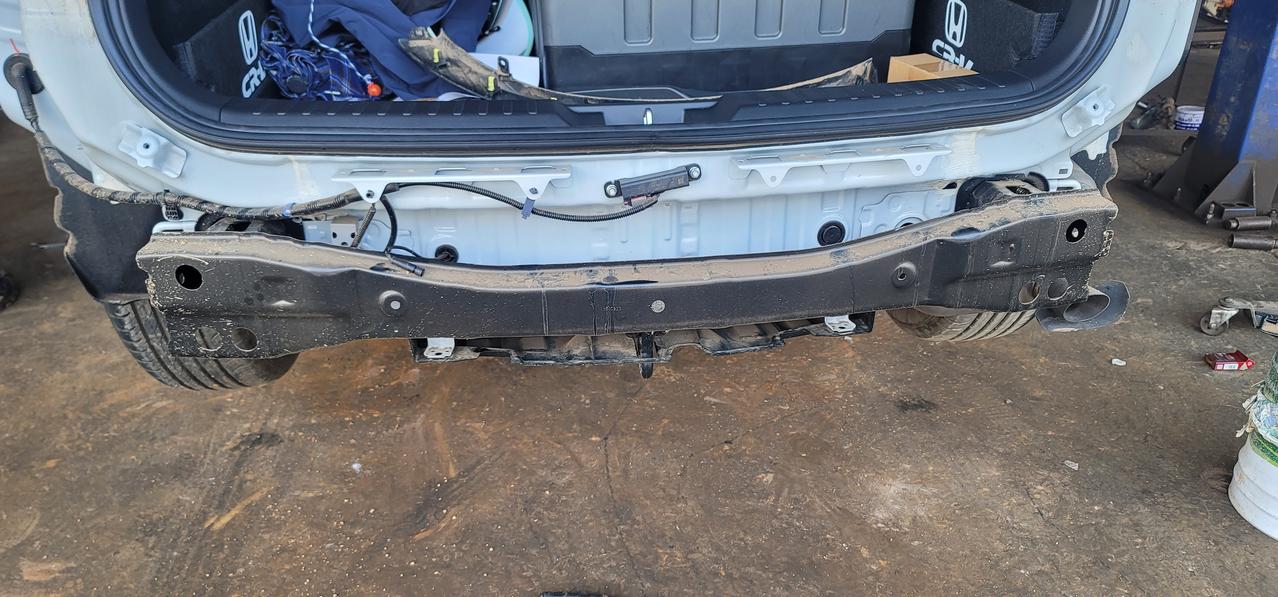 2023款crv phev升级后防撞梁