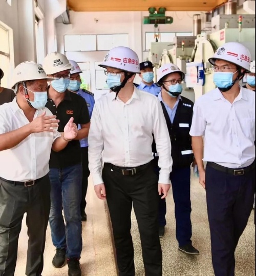 紧抓安全生产 确保平安过节丨管文新带队开展节前安全检查