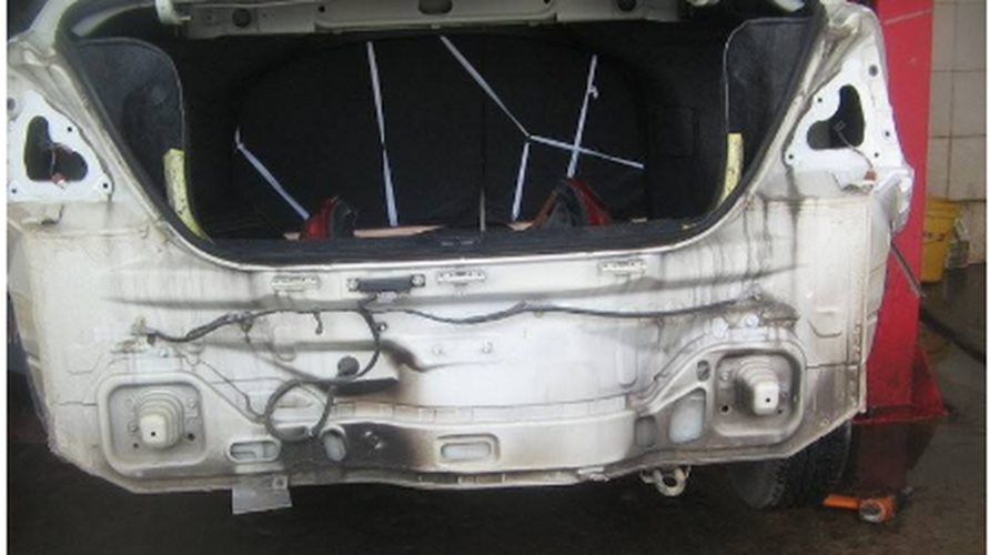 汽车后防撞钢梁变形后修复还是更换