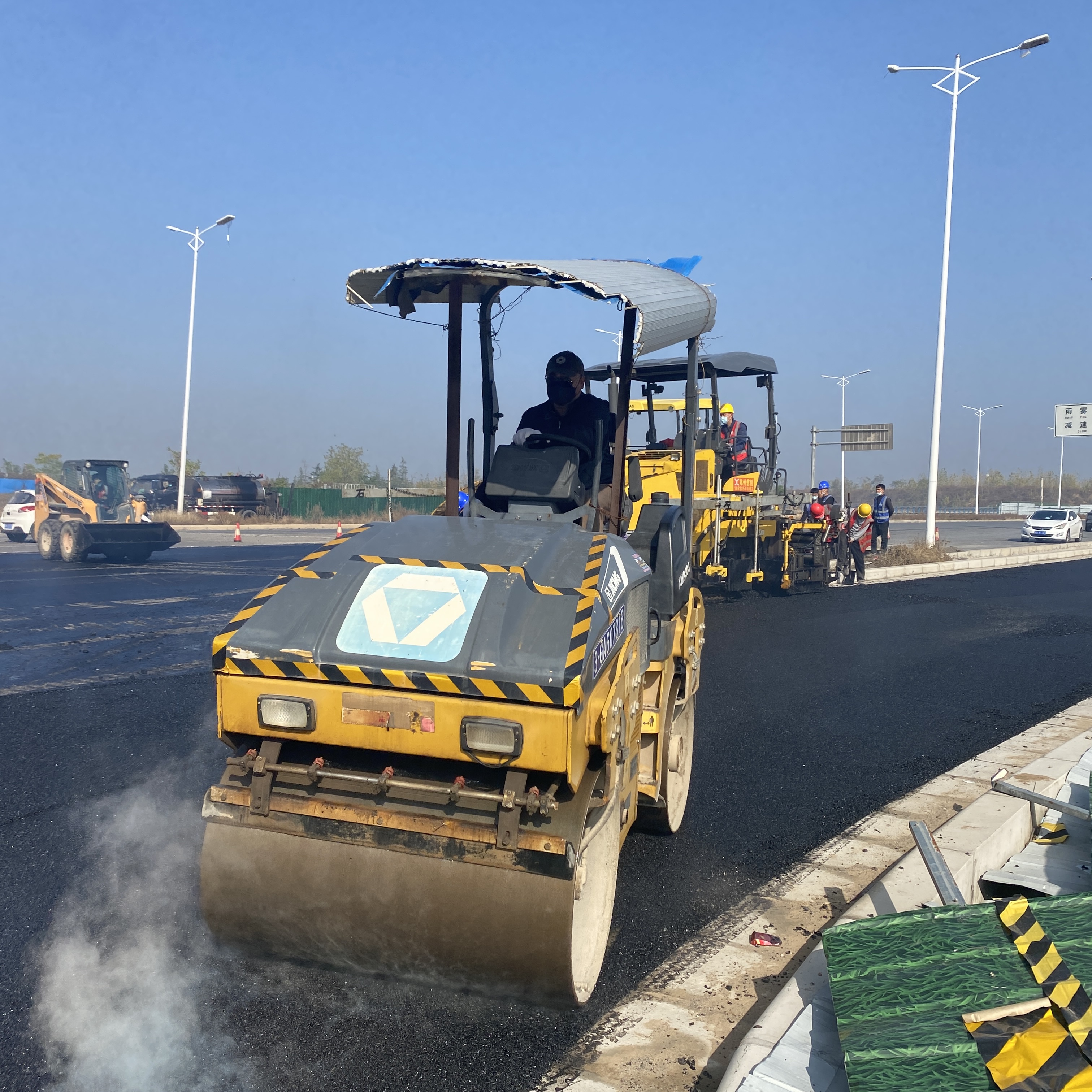 新乡橡胶沥青混凝土的碾压成型