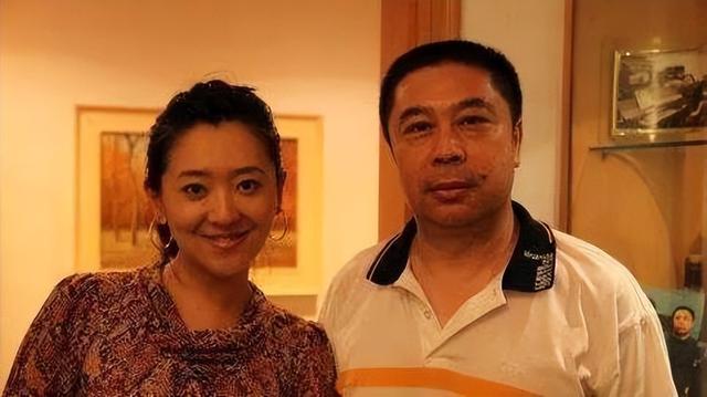 月亮姐姐今何在,穿花棉袄回村过年接地气,嫁个老公还是大富豪