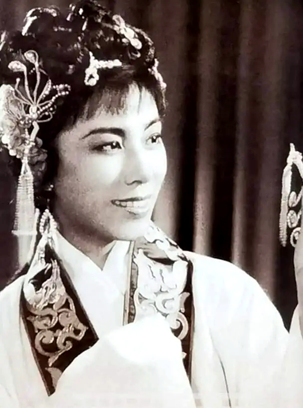 著名艺术家向隽殊逝世6周年,为《卖花姑娘》《流浪者》女主配音