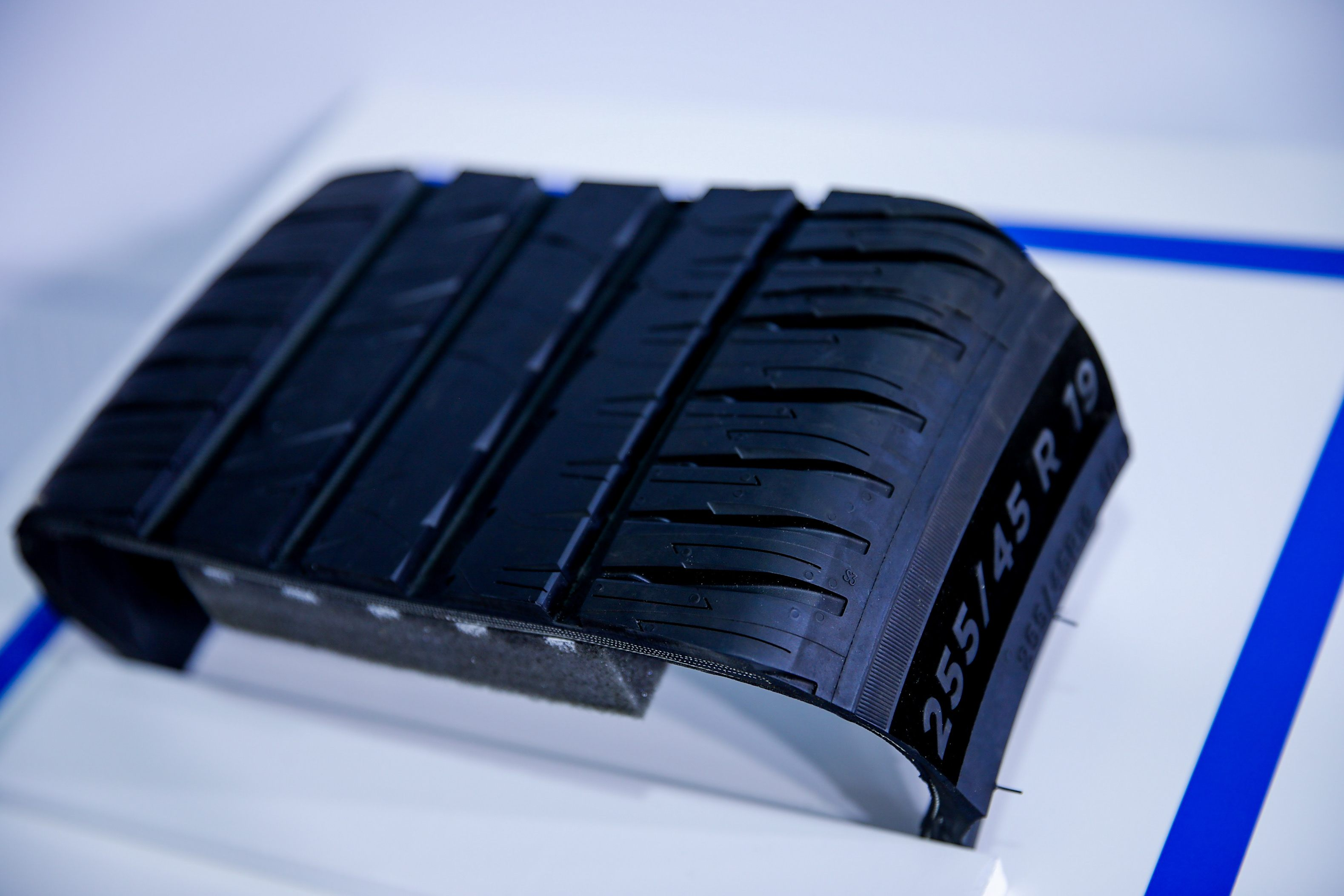 米其林中国首发两款电动汽车专用轮胎