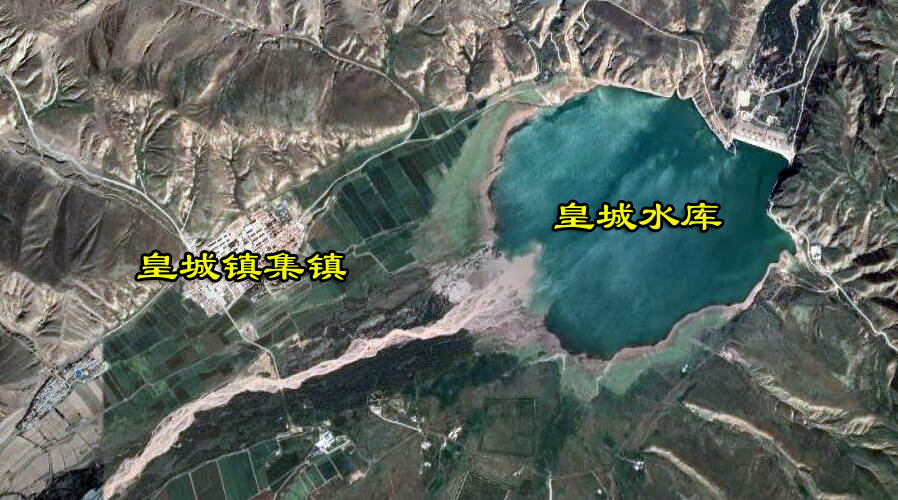 张掖肃南县的一个"飞地镇",距离县城约300公里