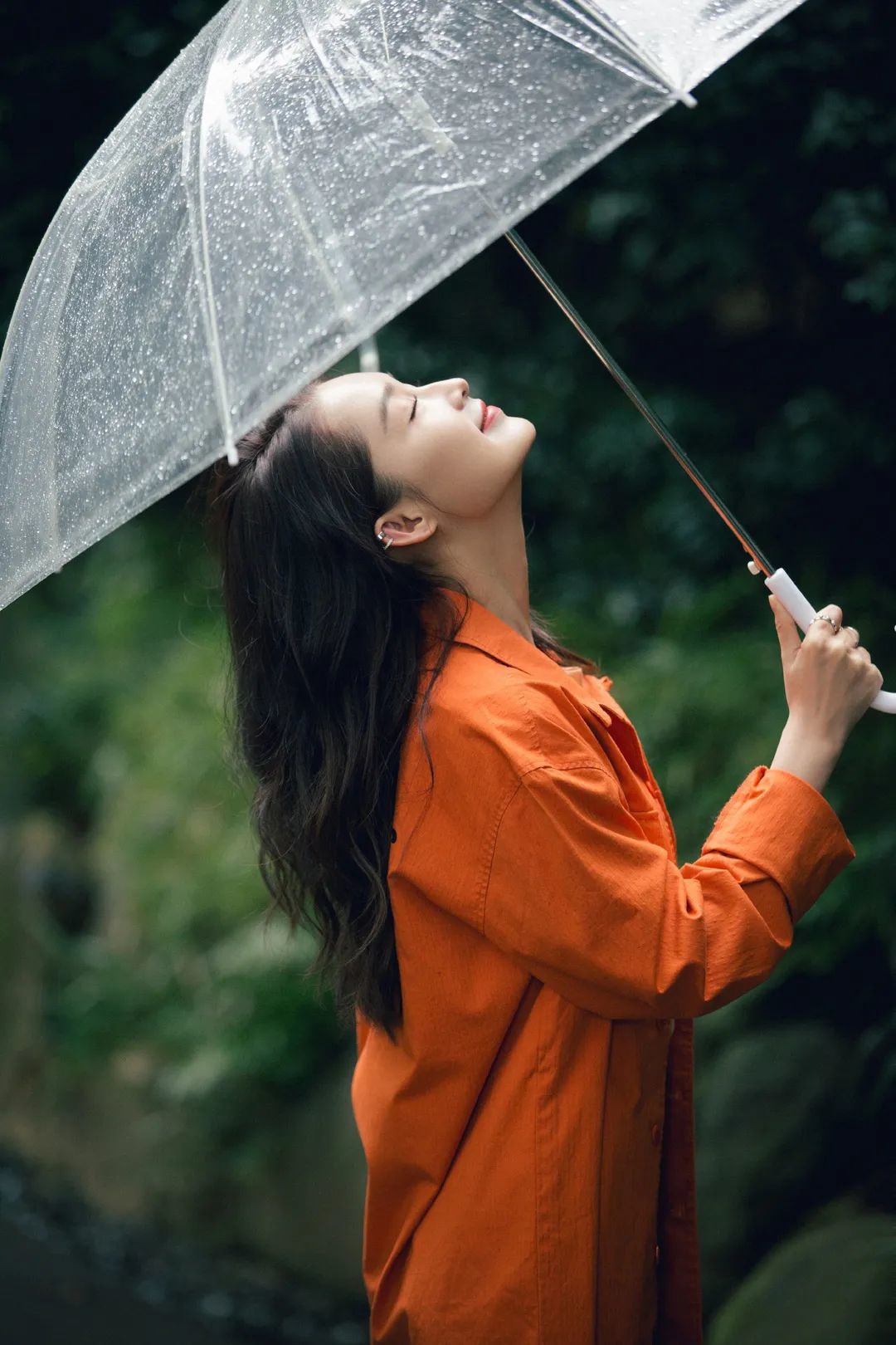 女生拍照姿势伤感图片