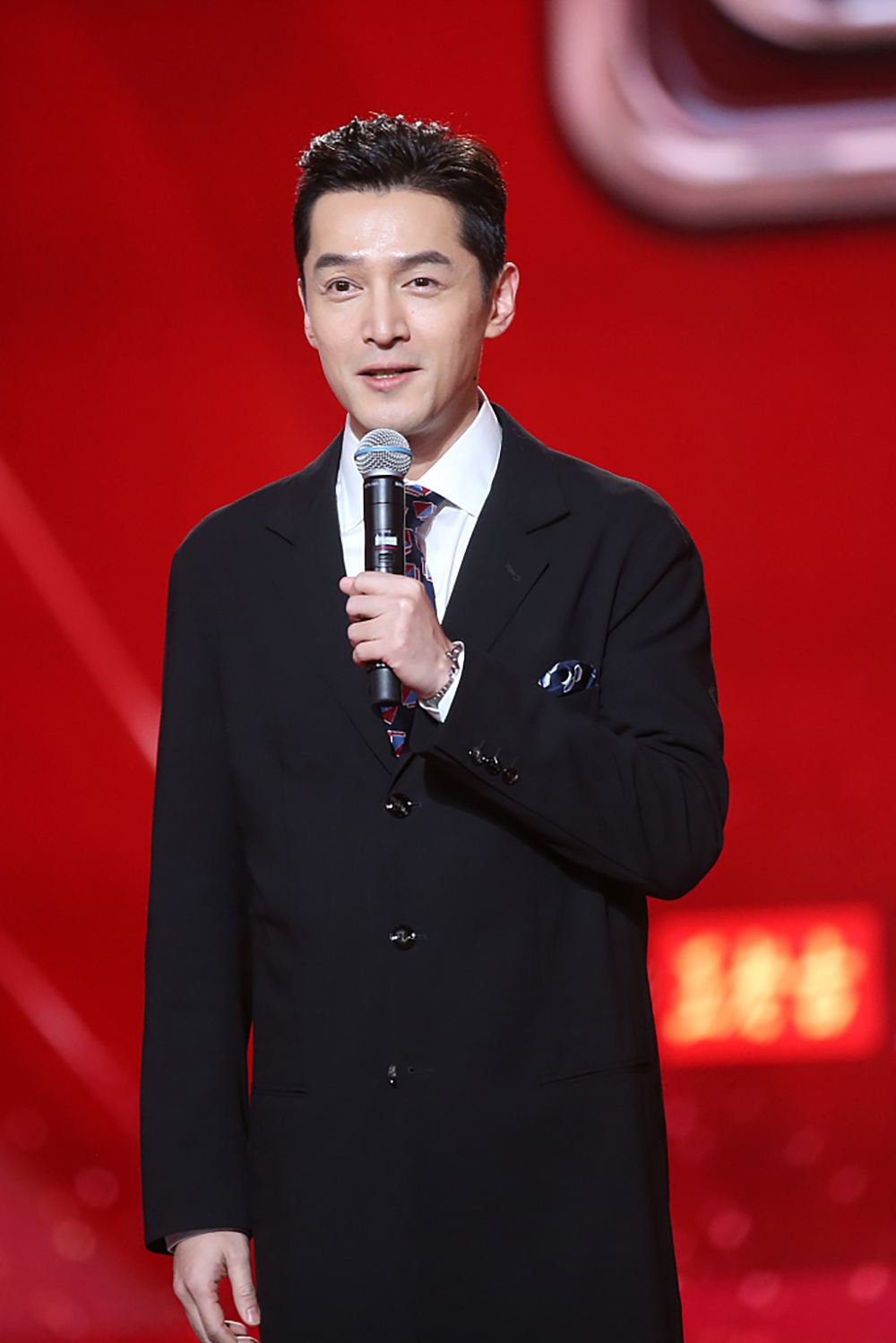 演员胡歌赴台文艺交流,国台办:"宝总到宝岛"两岸喜闻乐见