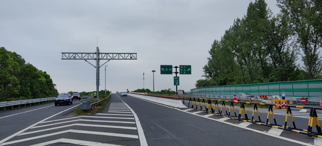 乍嘉苏高速正式使用最新"无感支付"系统,过站仅需1.5秒