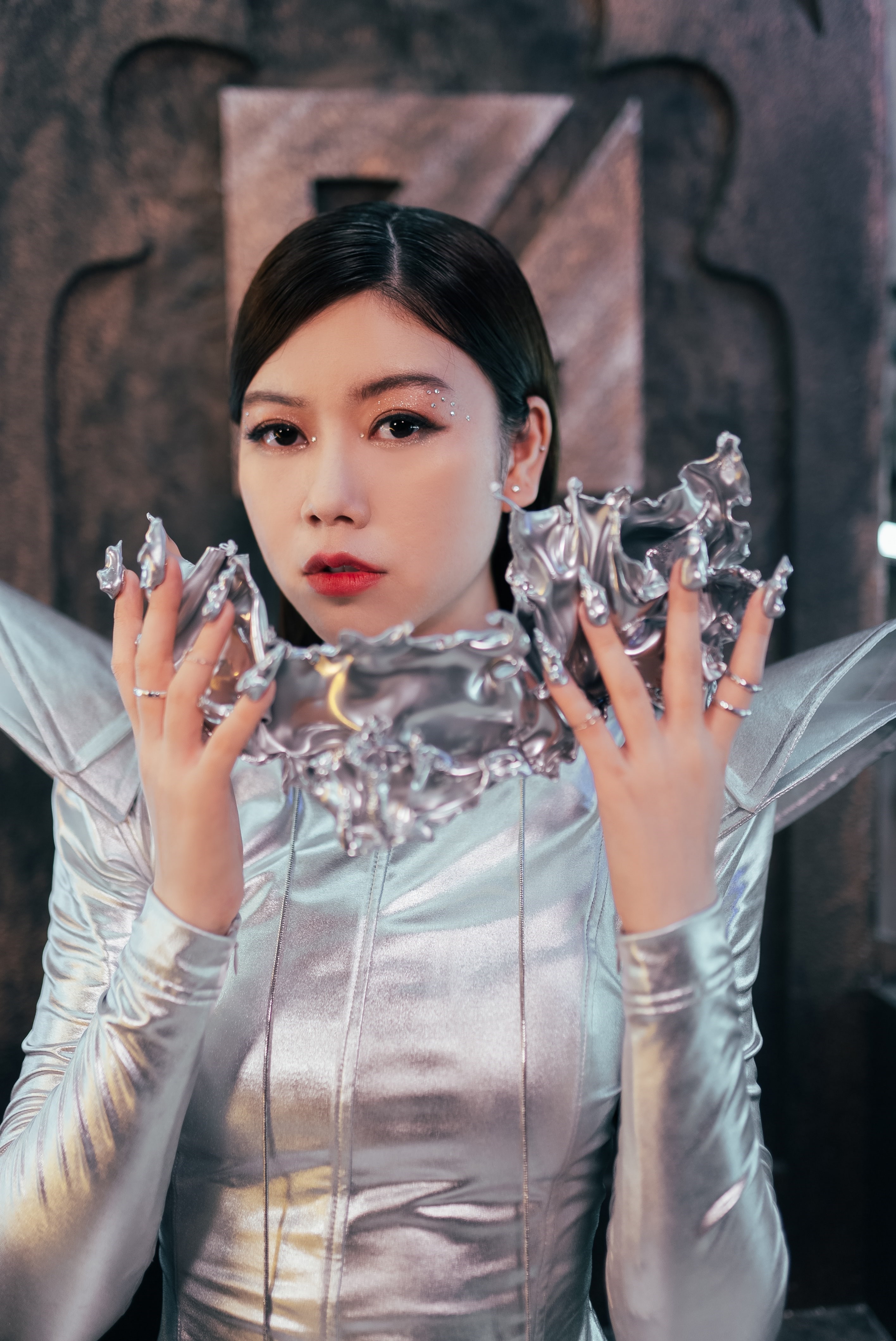 马来西亚爆发女声—蔡恩雨正式加盟华纳音乐 自网络发迹以youtube翻唱