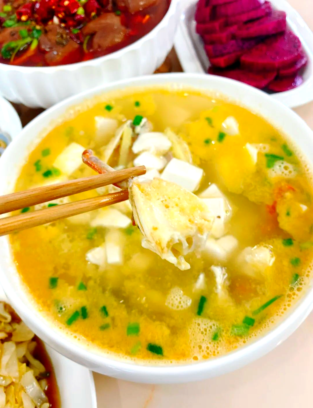 要想确保购买的螃蟹都是肥美的,就必须学会自己挑选