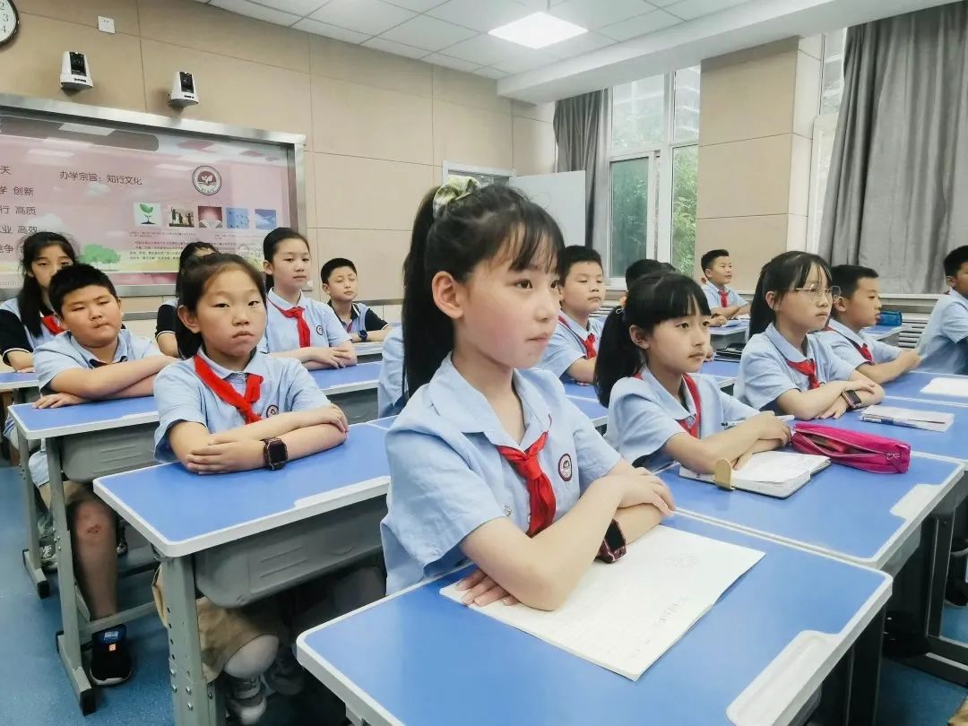 曲江第十二小学——阳光下成长,筑梦启航!