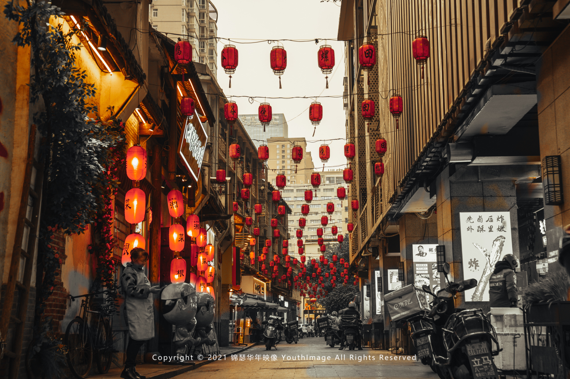 游荡在长沙最繁华的街头